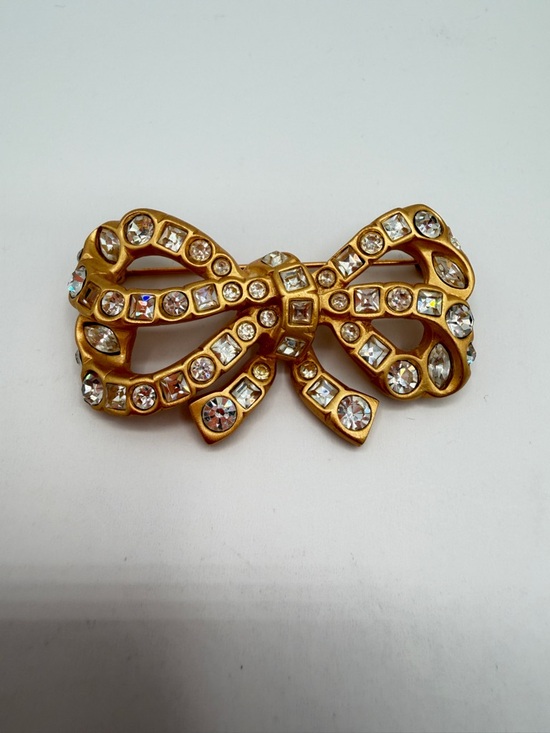 AK Jewelry - Signed AK Brushed Gold Bow Crystal Rhinestone Brooch